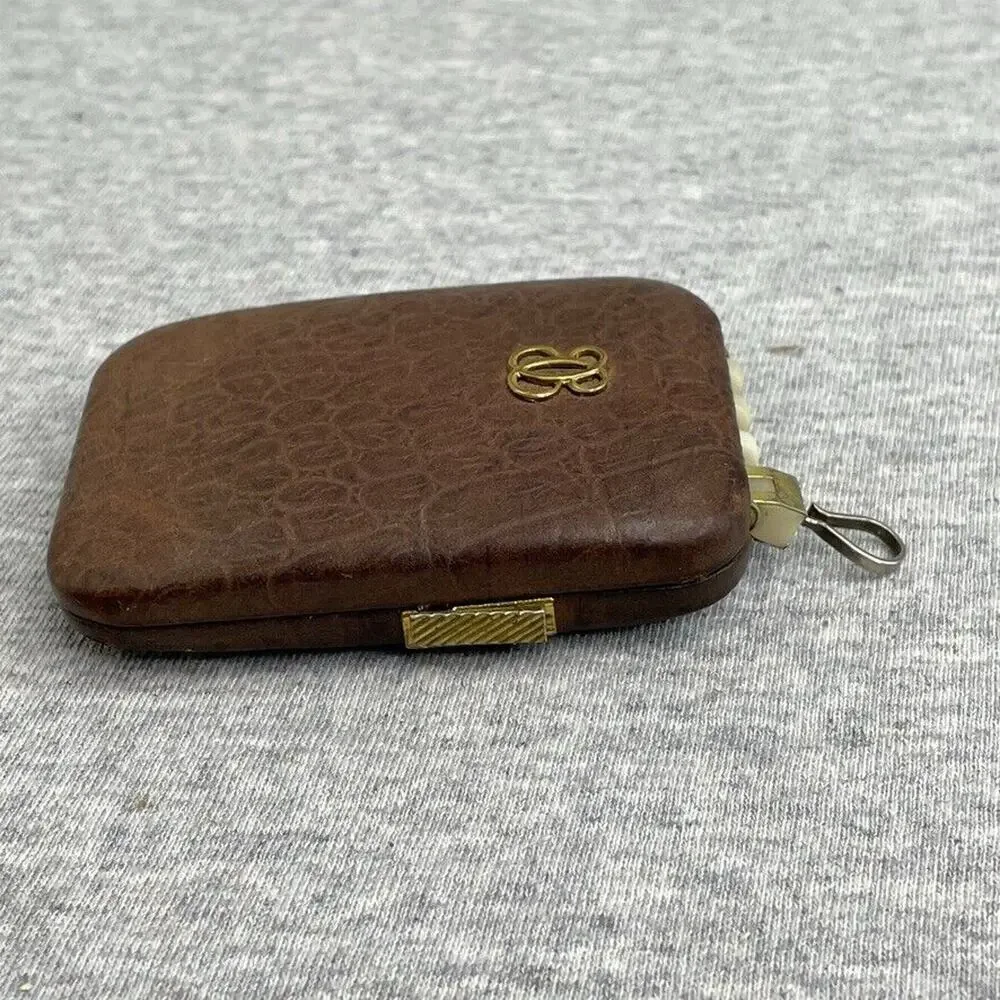 BUXTON Vintage Cowhide Key-Tainer Enclosed Key Holder